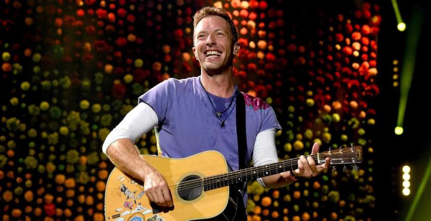 Vocalista de Coldplay pasó Acción de Gracias con su novia y su ex esposa