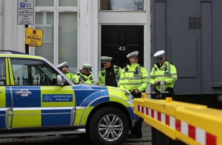 El agresivo plan de la policía de Londres para combatir a los "motochorros" que genera polémica