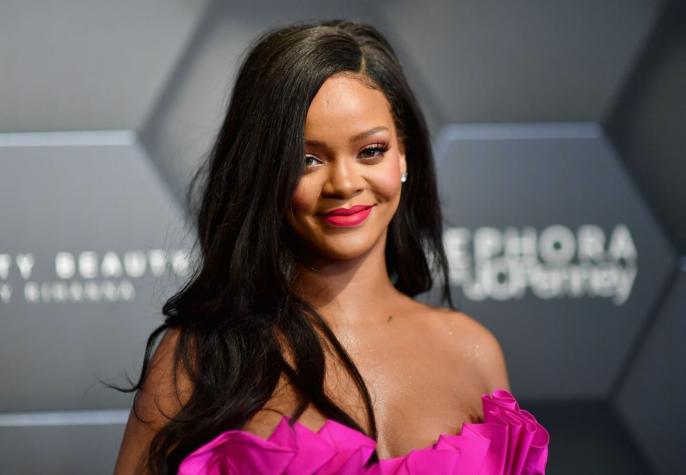 Rihanna publica una sensual foto en Instagram, Chris Brown le responde y los fans lo quieren linchar