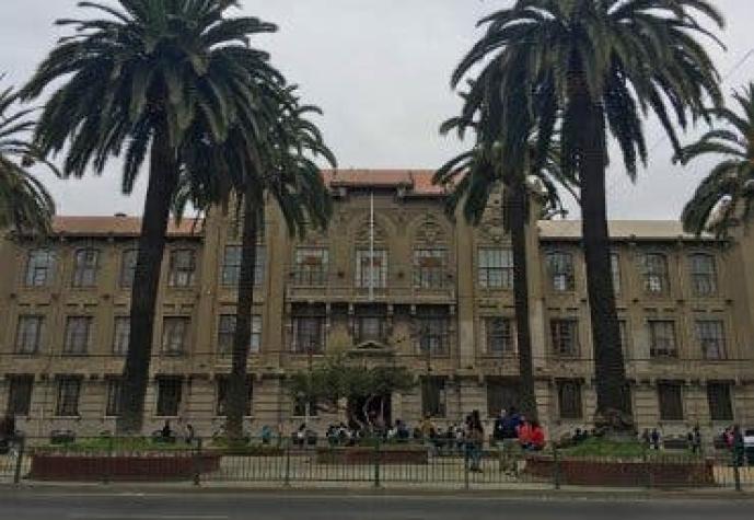[VIDEO] Universidad Católica de Valparaíso suspende clases en su Casa Central por amenaza