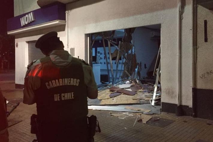 [VIDEO] Desconocidos protagonizan alunizaje en tienda de celulares en Las Condes