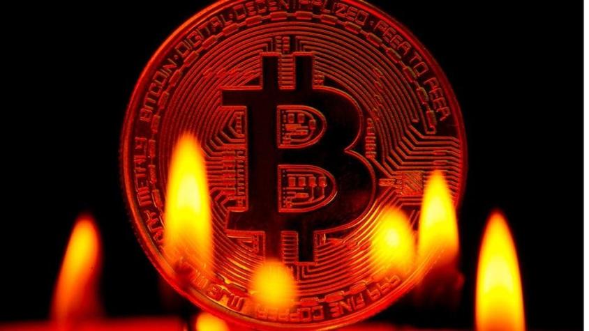 Bitcoin: 3 razones para entender el colapso de la criptomoneda y por qué puede seguir cayendo