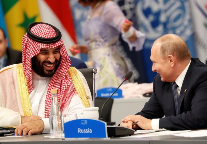 El efusivo saludo entre Putin y el príncipe heredero Saudí en el G20
