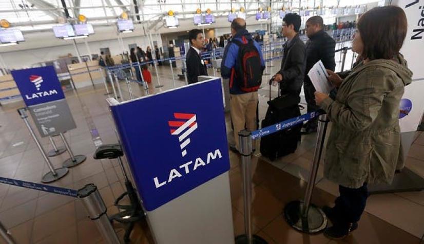 Latam anuncia plan de contingencia ante huelga de funcionarios en el Aeropuerto de Santiago