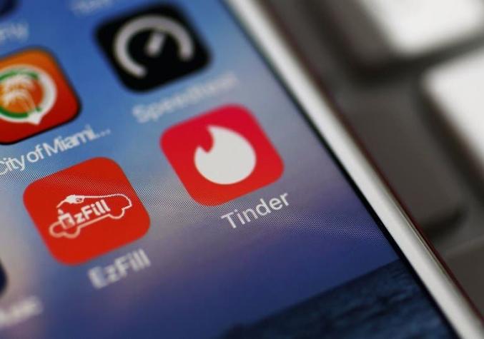 Tinder: Mujer resuelve "crimen" que protagonizaron dos hombres que conoció en la aplicación
