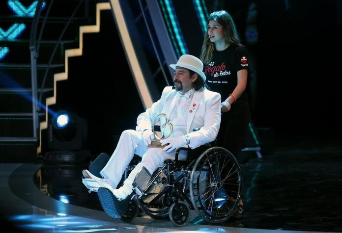 [VIDEO] Bombo Fica revela cómo se lesionó: Entró en silla de ruedas a escenario de la Teletón