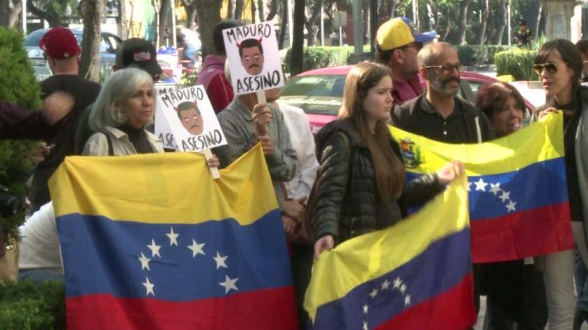 [VIDEO] México recibe con gritos a Maduro