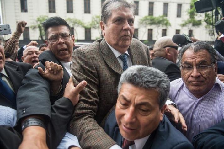 Uruguay rechaza petición de asilo de Alan García, expresidente del Perú