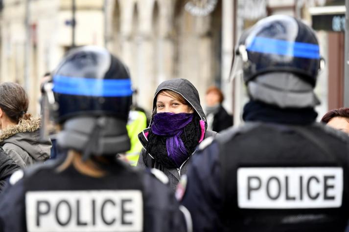 [VIDEO] Los manifestantes que se negaron a reprimir a los chalecos amarillos en París