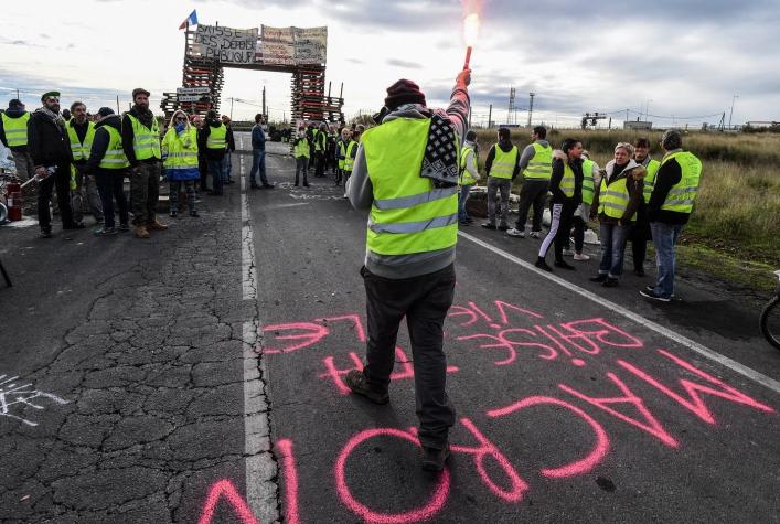Francia suspende alza de combustibles durante todo el 2019 para enfrentar protestas