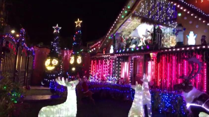 [VIDEO] La polémica en La Florida por la "casa de las luces" de Navidad