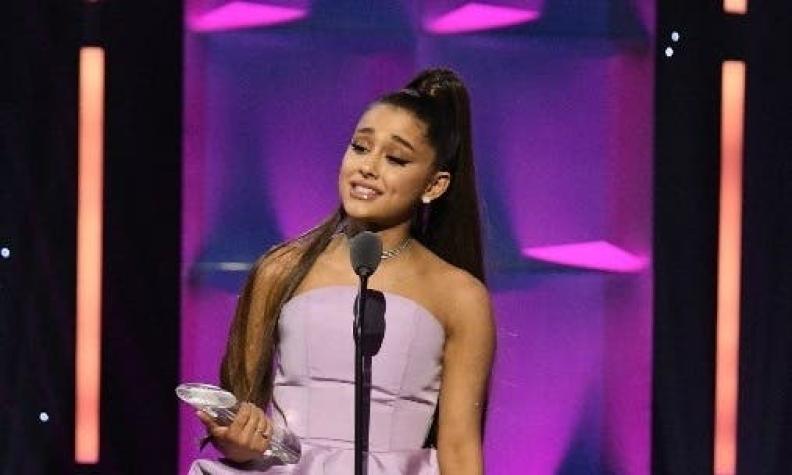 [VIDEO] El emotivo discurso de Ariana Grande tras ser elegida como la "Mujer del Año"