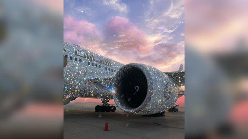 El extravagante diseño de un avión de Dubai cubierto de diamantes y cristales