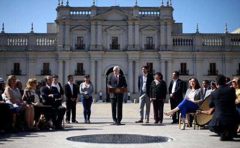 Piñera recuerda "momentos oscuros en nuestra historia" al conmemorar los 70 años de los DDHH