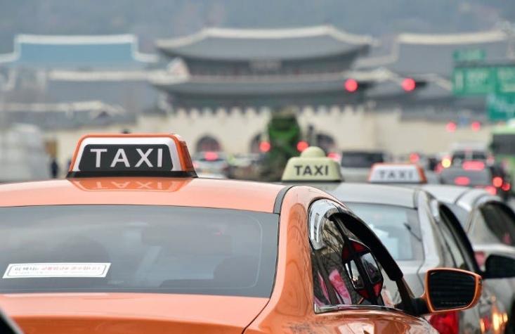 Taxista surcoreano se inmola en protesta contra aplicación para compartir autos