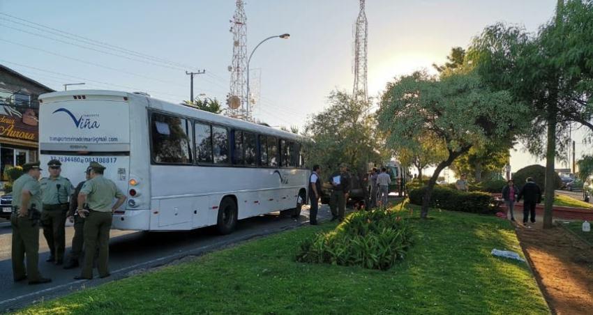 El choque entre un bus de carabineros y otro particular deja 18 lesionados en región de Valparaíso