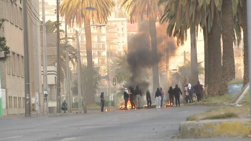 [VIDEO] Barricadas en distintos puntos de Valparaíso dificultan el tránsito