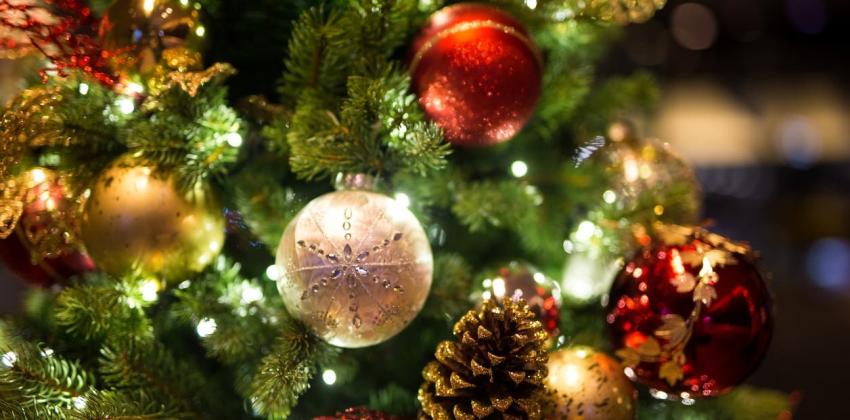 Estudio revela que las personas que adelantan sus decoraciones navideñas son más felices