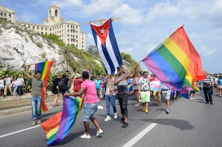 Cuba deja fuera de su nueva constitución el matrimonio homosexual