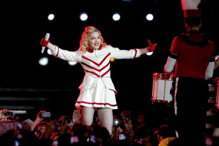 Productora deberá indemnizar a asistentes a concierto incompleto de Madonna en 2012