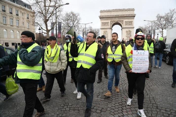 París refuerza su seguridad ante posibles protestas de "chalecos amarillos" en Campos Elíseos