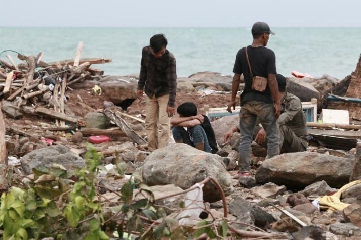 "Lo sentimos": Autoridades indonesias reconocen haber informado que no había tsunami