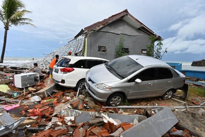 Confirman dramático aumento de víctimas tras tsunami en Indonesia