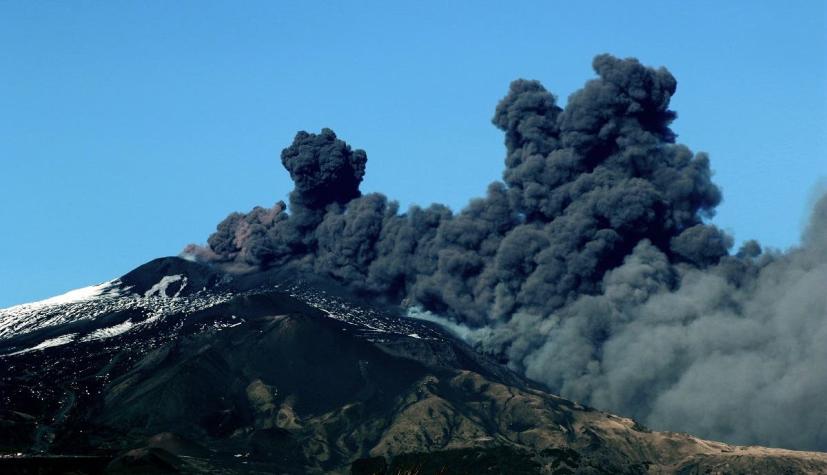 [FOTOS] Así fue la impactante erupción del volcán Etna en Italia