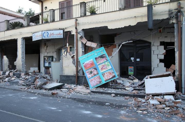 Región de Sicilia decretará estado de calamidad tras erupción del Etna y posterior terremoto