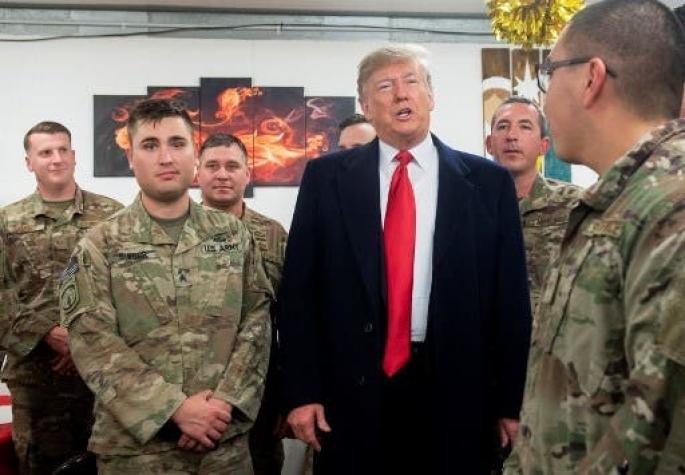 Trump asegura que EEUU no puede seguir siendo el "policía" del mundo en visita a Irak
