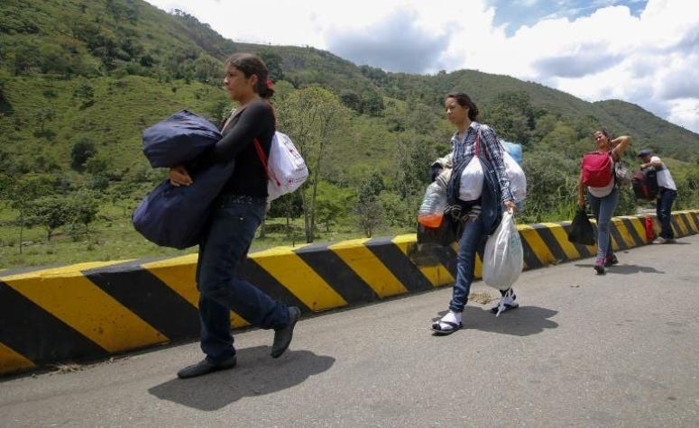 Las desesperadas venezolanas que venden su pelo y leche materna en Colombia