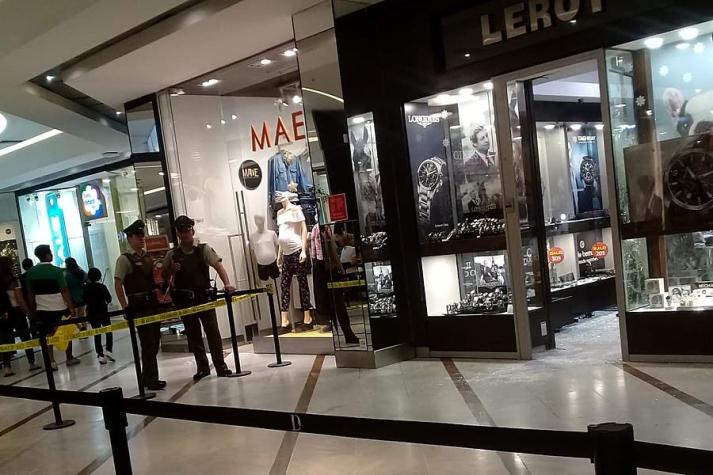 Violento asalto a Joyería en Mall Parque Arauco de Las Condes