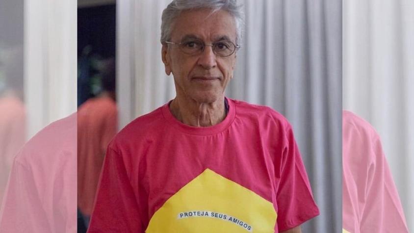 El desafio de Caetano Veloso al presidente de Brasil, Jair Bolsonaro, al decidir vestirse de rosado