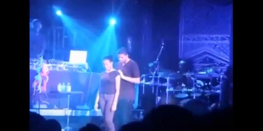 Drake en la polémica por video en el que aparece besando a una menor de edad en un concierto