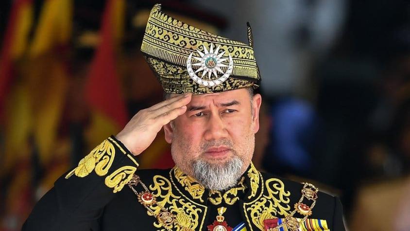 La sorpresiva e histórica renuncia del Sultán de Malasia (y qué tuvo que ver una boda secreta)