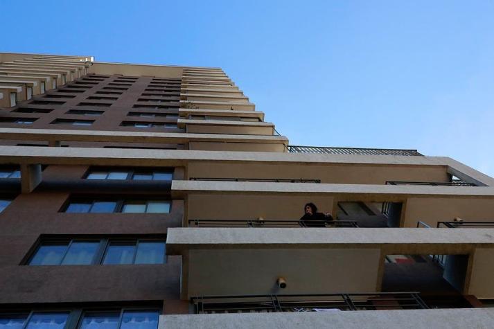 [VIDEO] Niño de cuatro años muere tras caer desde décimo piso en Santiago