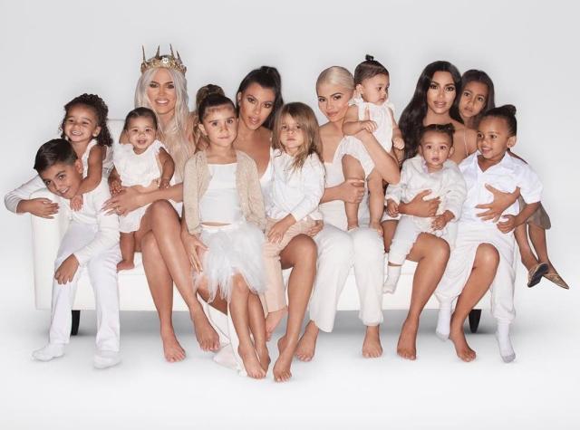 [FOTO] El excentríco y costoso regalo que Kim Kardashian le hizo a todas las bebés de la familia