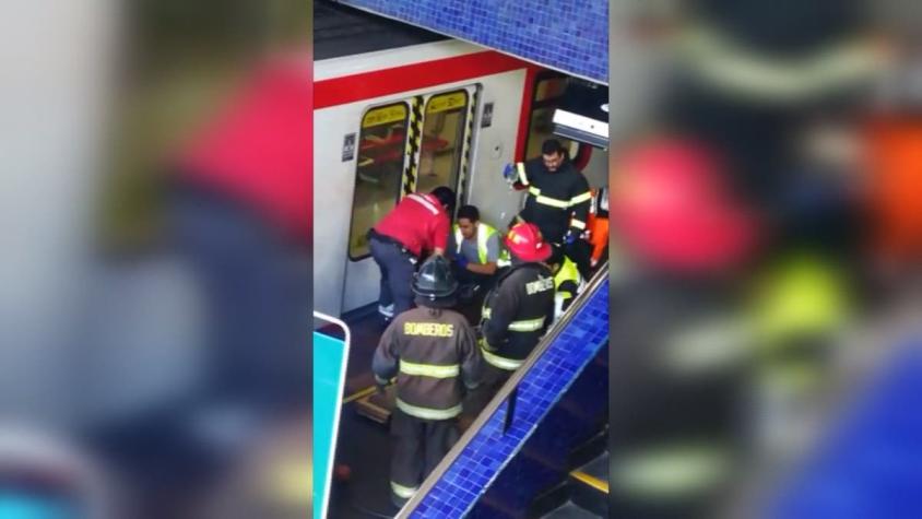 [VIDEO] Hombre quedó atrapado entre vagón y andén en el Metro