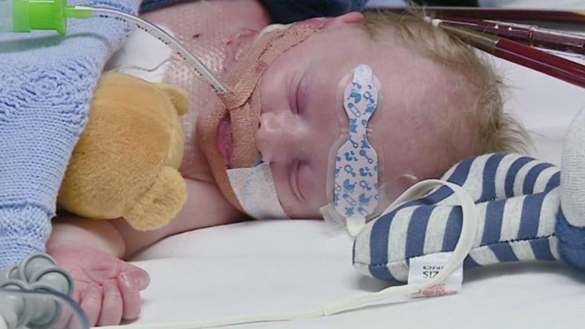 "Pensar en otro hijo nos tomó 5 años": padres que perdieron primer bebé luchan por salvar al segundo