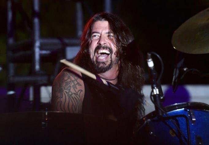 [VIDEO] Dave Grohl protagoniza fuerte caída en pleno show de Foo Fighters