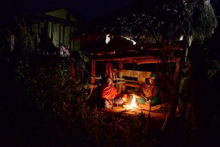 Nepal: echan a una mujer de su casa por menstruar y al otro día aparece muerta junto a sus dos hijos