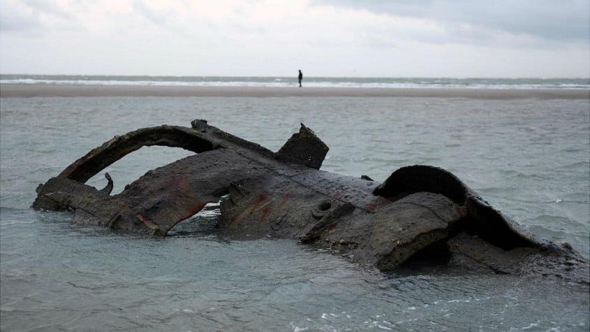 El submarino alemán de la I Guerra Mundial que emerge en la costa de Francia