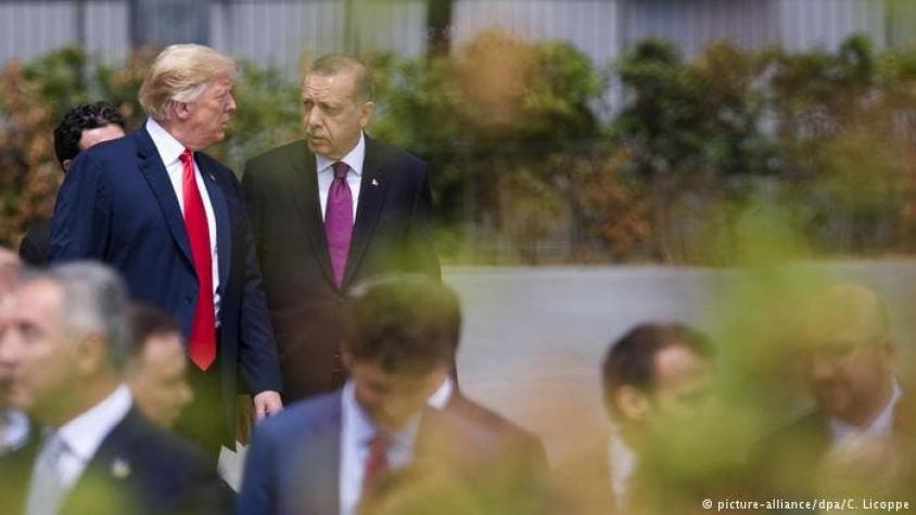 Trump advierte a Turquía para evitar ataques a los kurdos