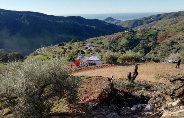 Empresa que localizó a los mineros chilenos buscará a niño caído en pozo de 100 metros en España