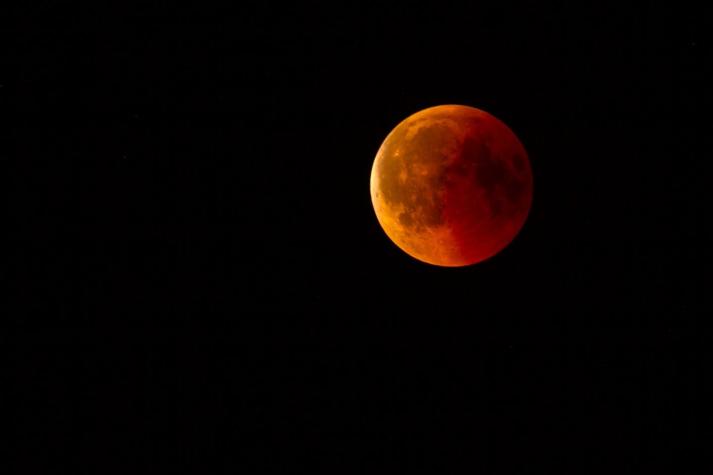 "Superluna de sangre de lobo": Revive aquí el streaming del eclipse lunar total