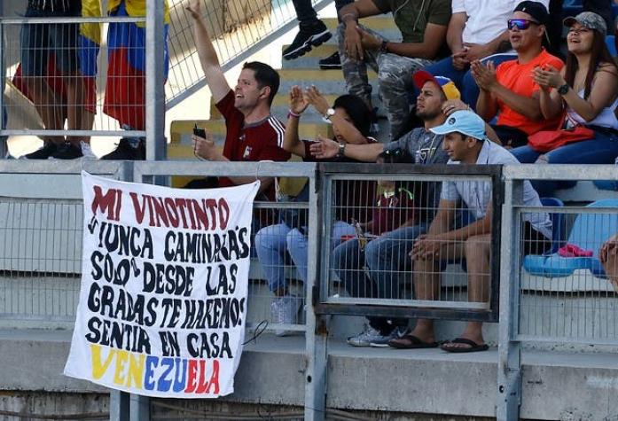 [VIDEO] Hinchas venezolanos se roban las miradas en el Sudamericano Sub 20