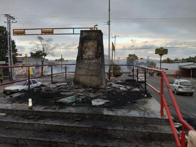 Venezuela: Cuatro muertos y una estatua de Chávez quemada en disturbios previos a marchas