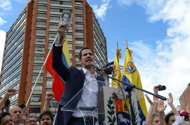 Quién es Juan Guaidó, el autoproclamado "presidente encargado" de Venezuela
