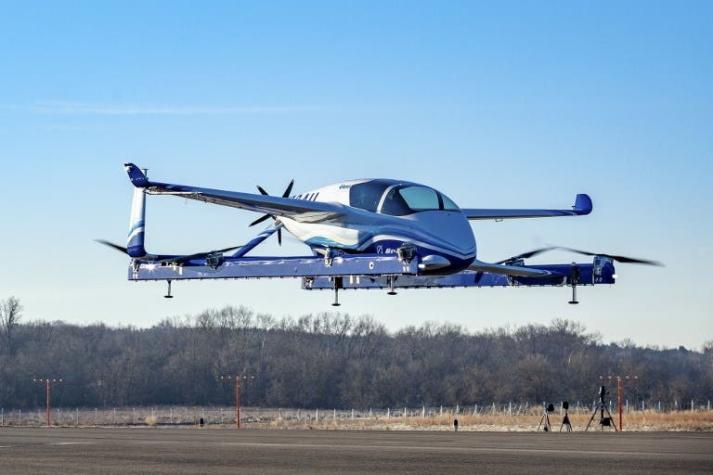 Prototipo de auto volador de Boeing hace su primer vuelo de prueba