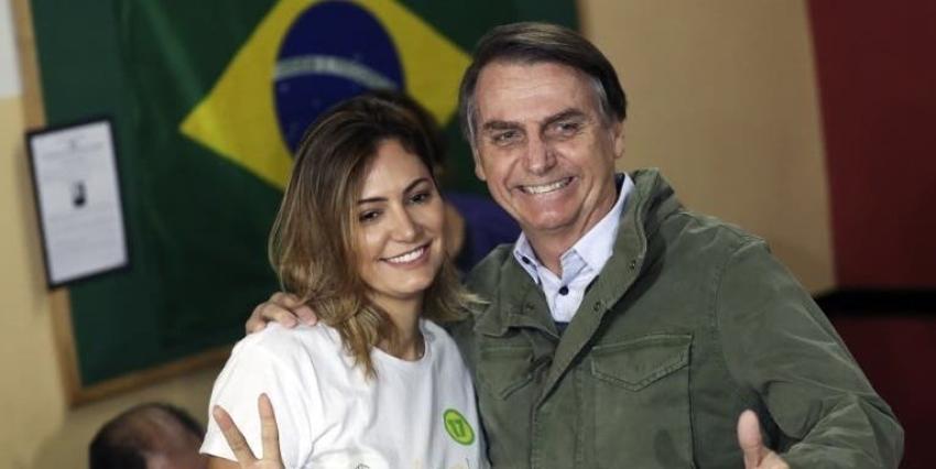 El fisco examinará las cuentas de la primera dama Michelle Bolsonaro en Brasil